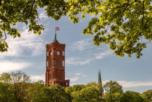 Students / College & University can use IUL for tuition