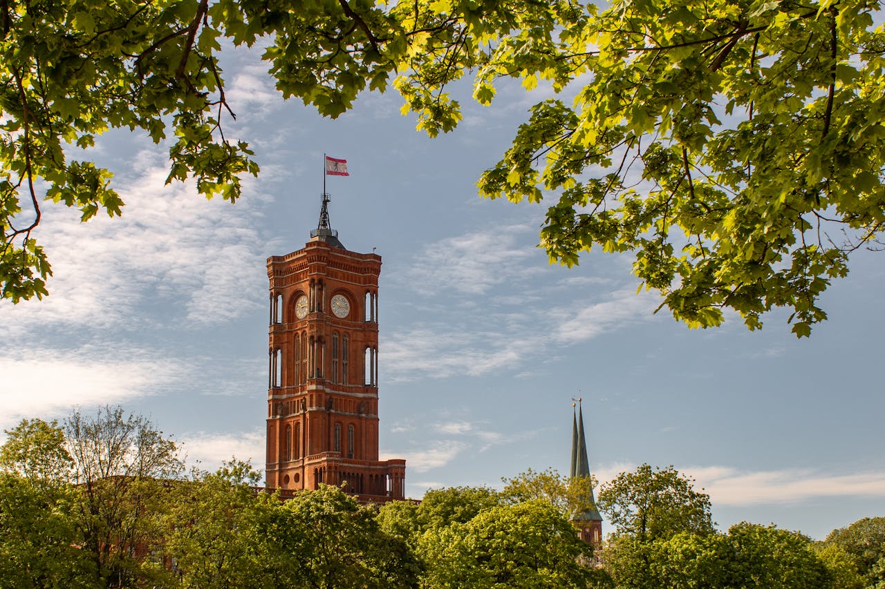 Students / College & University can use IUL for tuition